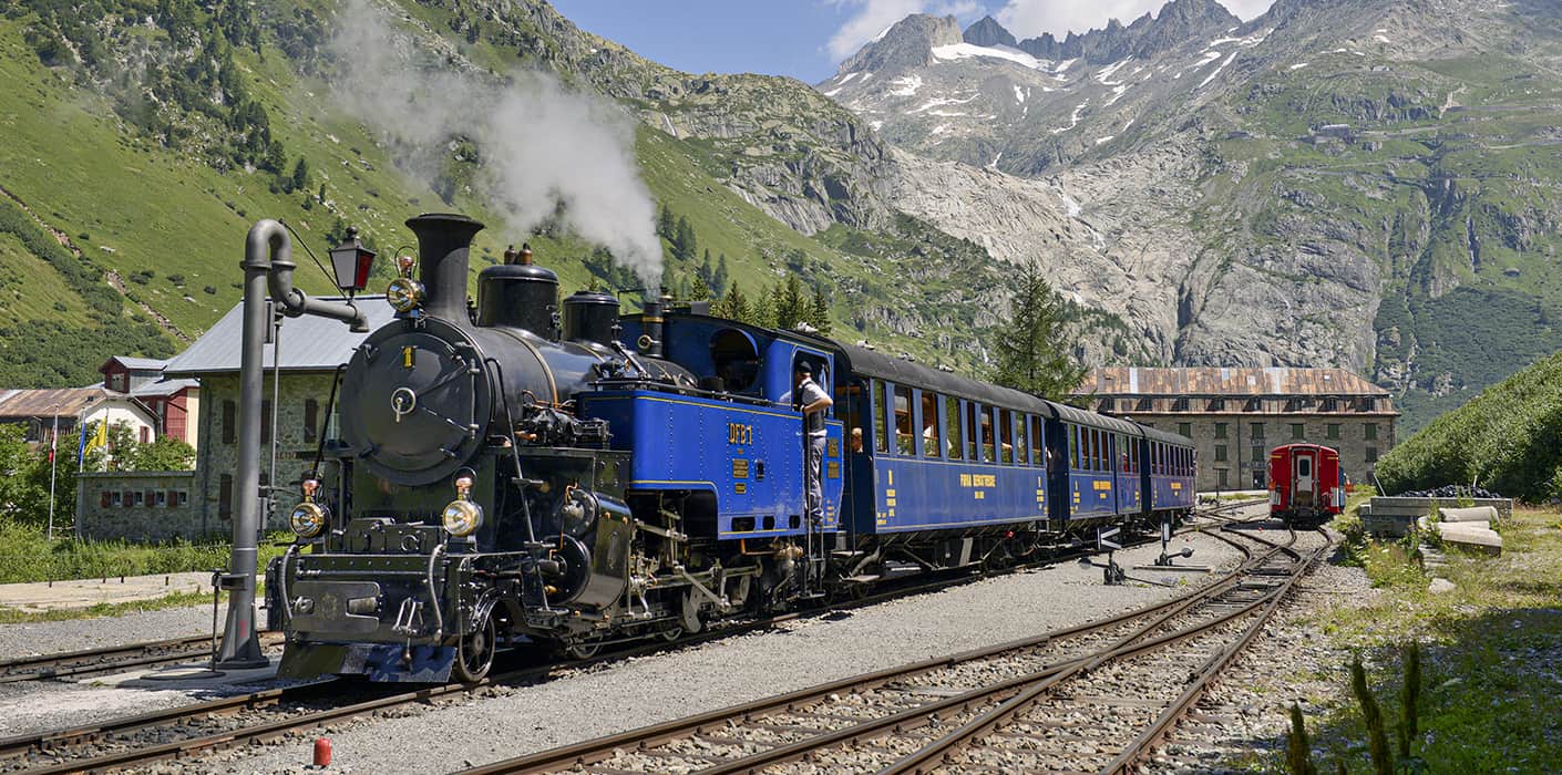 Lok 1 in station Gletsch met de trein naar Oberwald