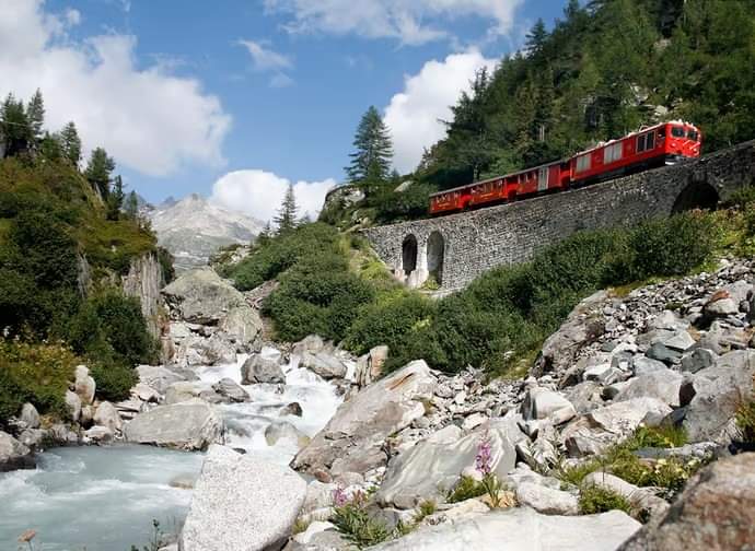 Unieke ritten over de Furka met Brunch of Raclette